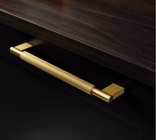Load image into Gallery viewer, Handle Arpa - 192mm - Brushed brass