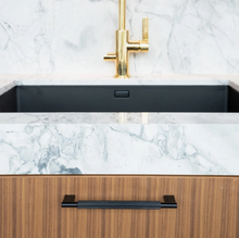 Load image into Gallery viewer, Handle Arpa - 320 mm - brushed black