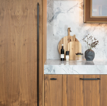 Load image into Gallery viewer, Handle Arpa - 320 mm - brushed black