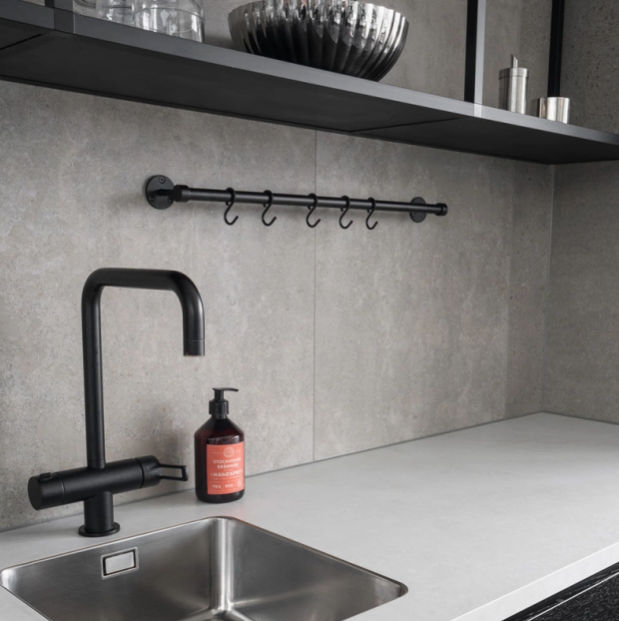 Kitchen rail Aveny - 600mm - Complete - Matt black