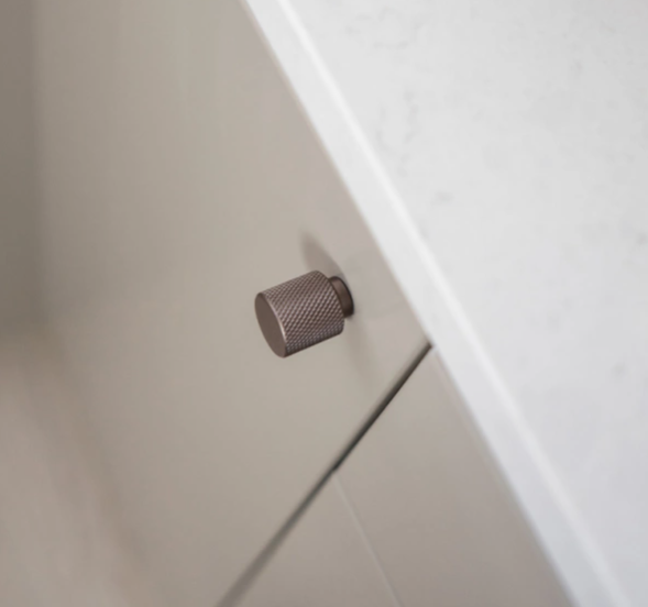 Knob Helix - Dark bronze
